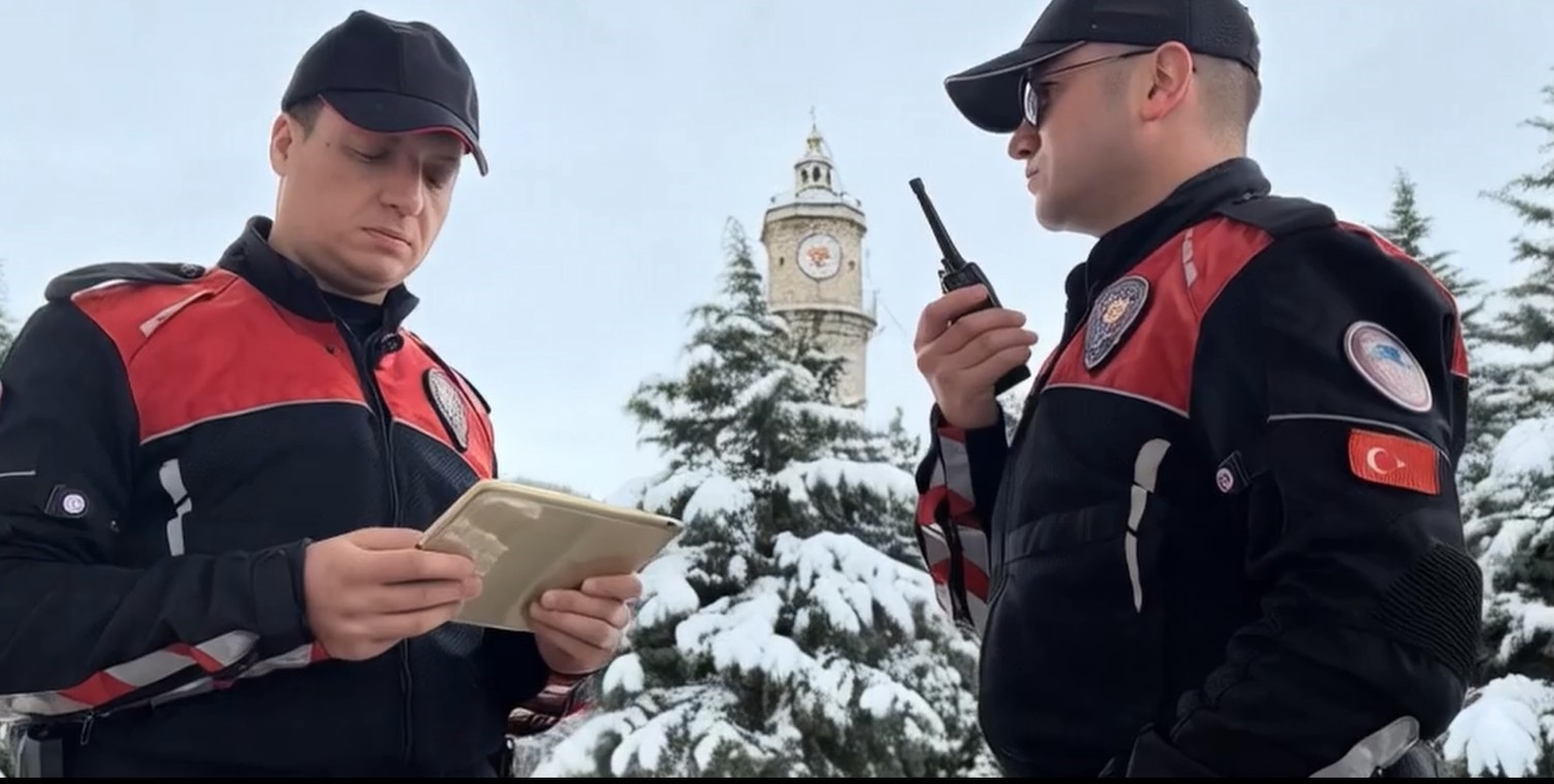 Poliste yapay zekalı tanıtım