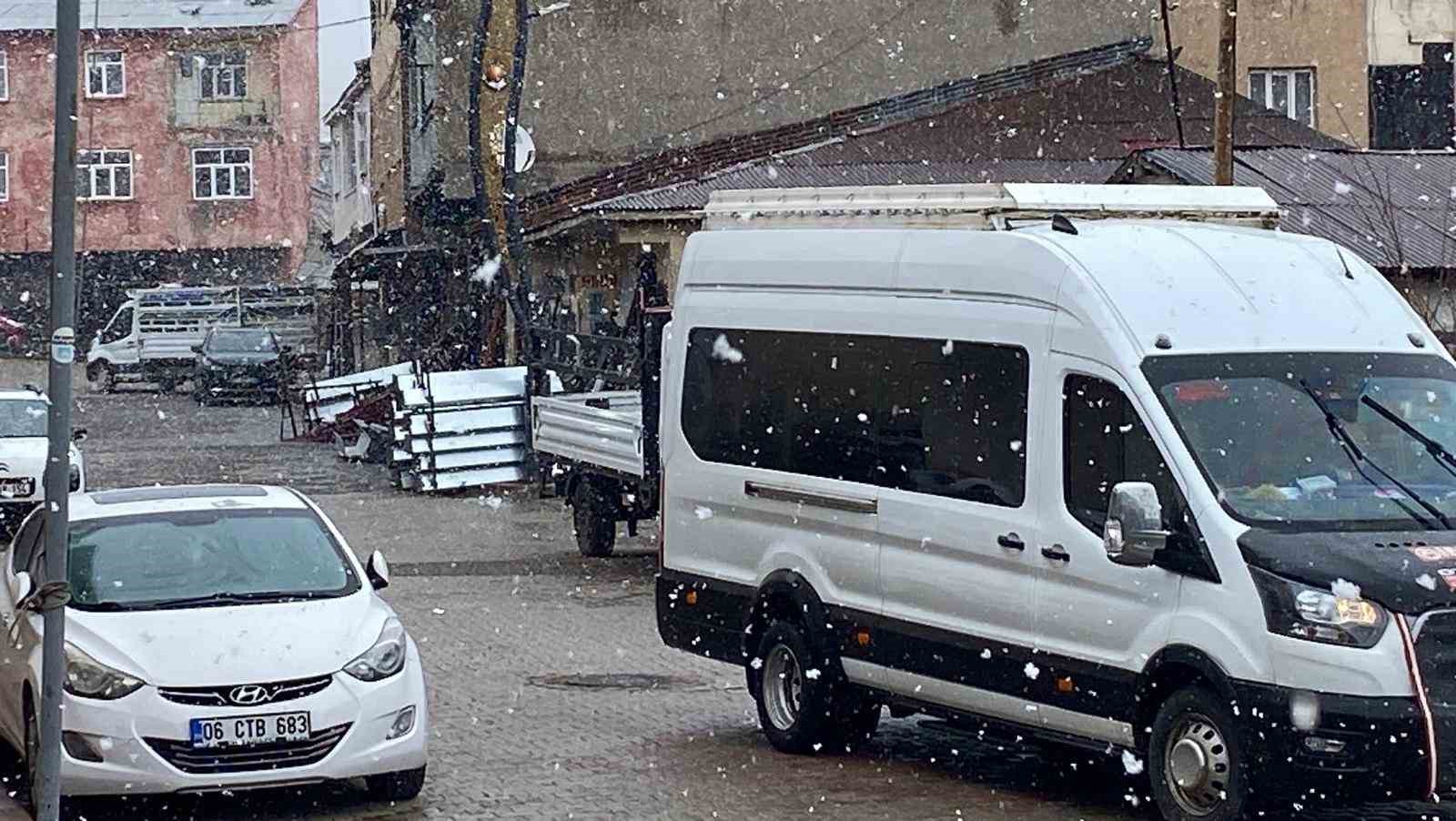 Bing&ouml;ll&uuml;ler, iki saatte 4 mevsimi de yaşadı
