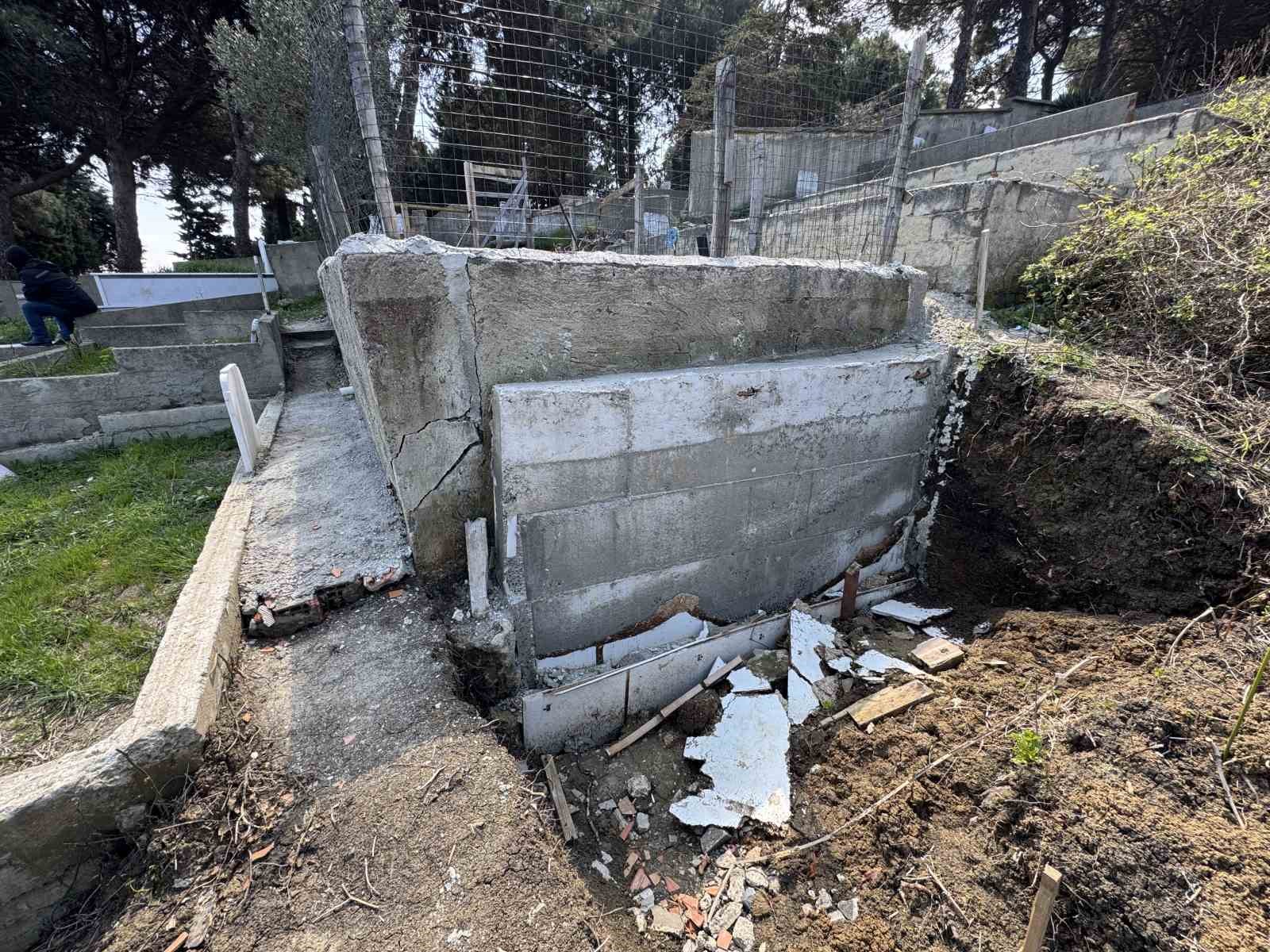 Yıllardır manevi dedesi olarak bildiği kişinin öz babası olduğunu öğrendi