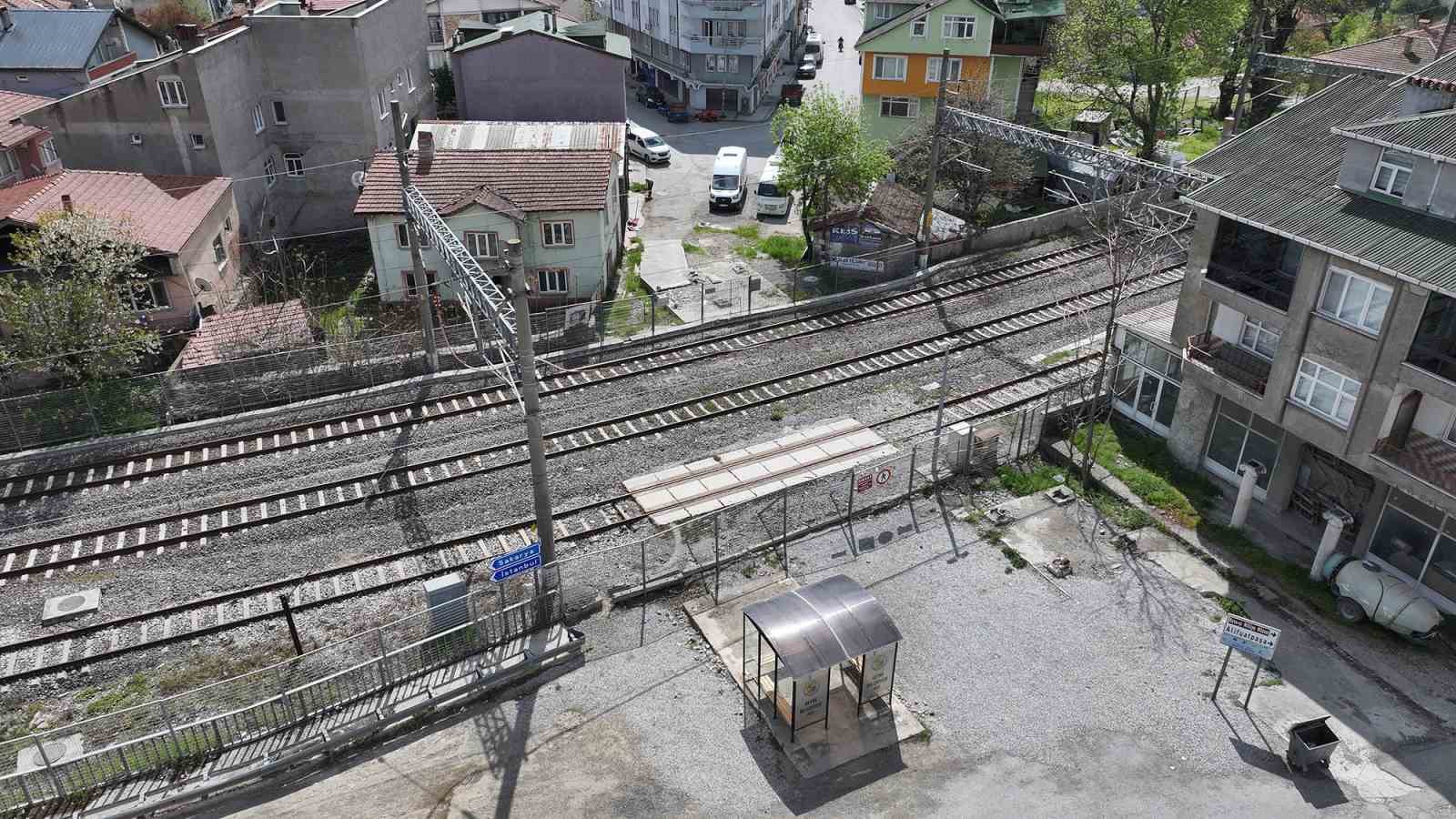Sakarya Büyükşehir o mahalledeki yılların sorununu çözüyor: Hemzemin geçit aktif duruma getirilecek