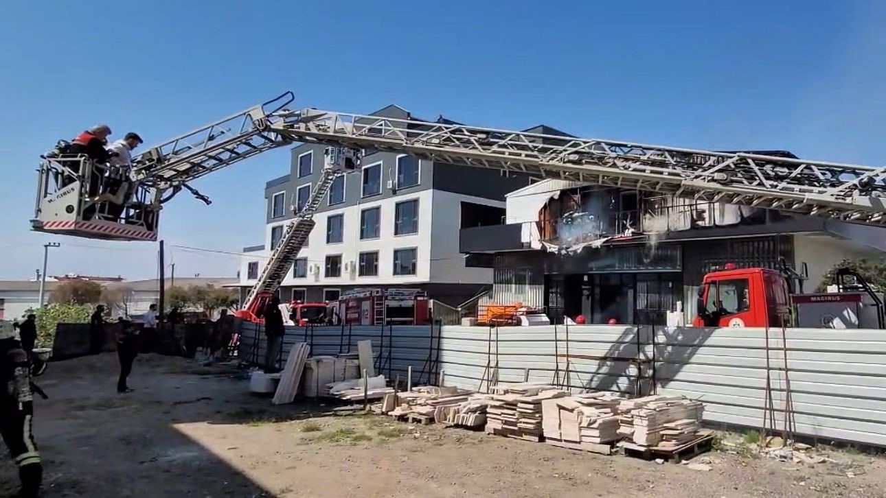 İş yerinde yangın paniği: 1 kişi dumandan etkilendi

