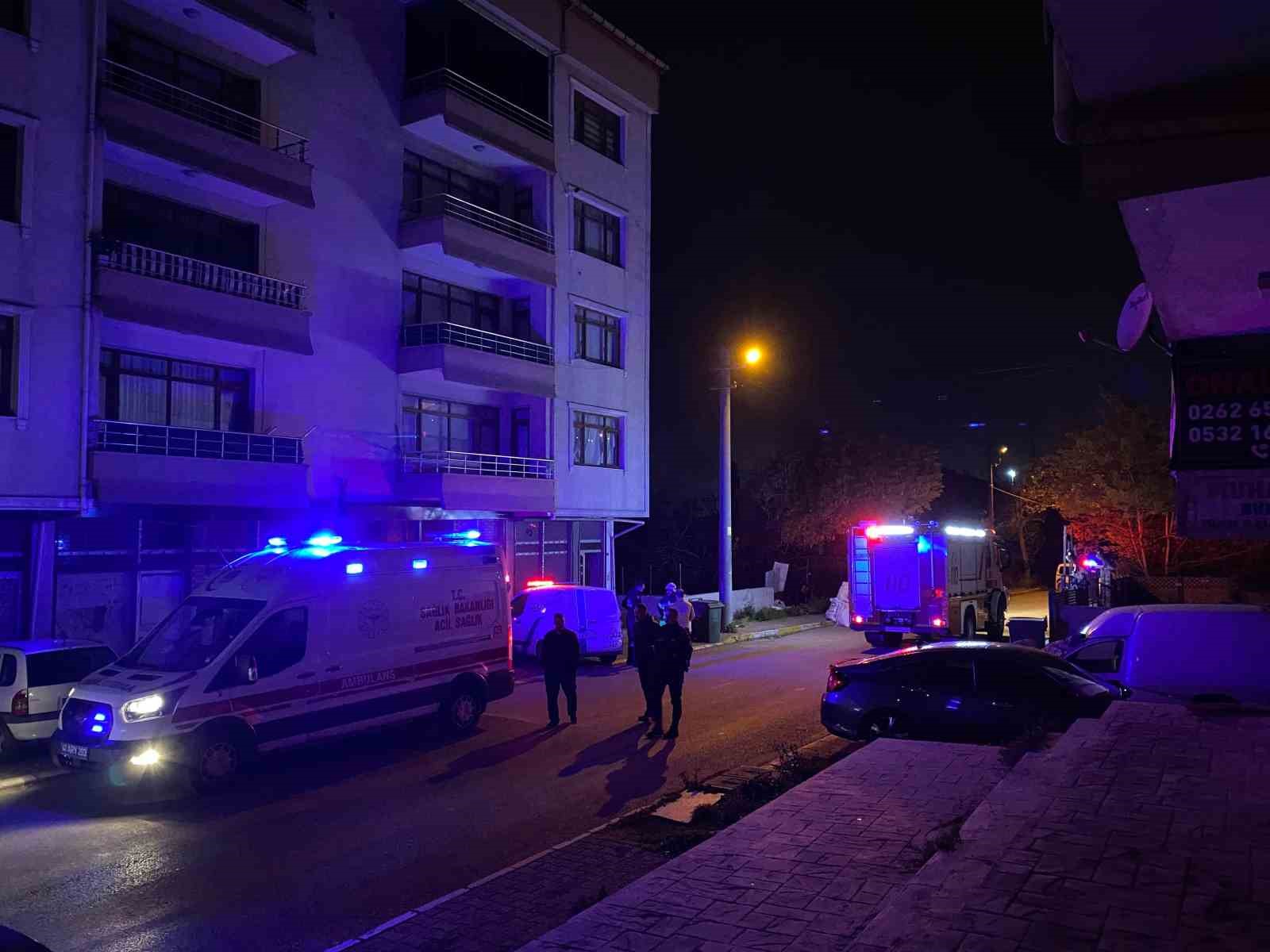 Apartmanı gaz kokusu sardı, bina tahliye edildi
