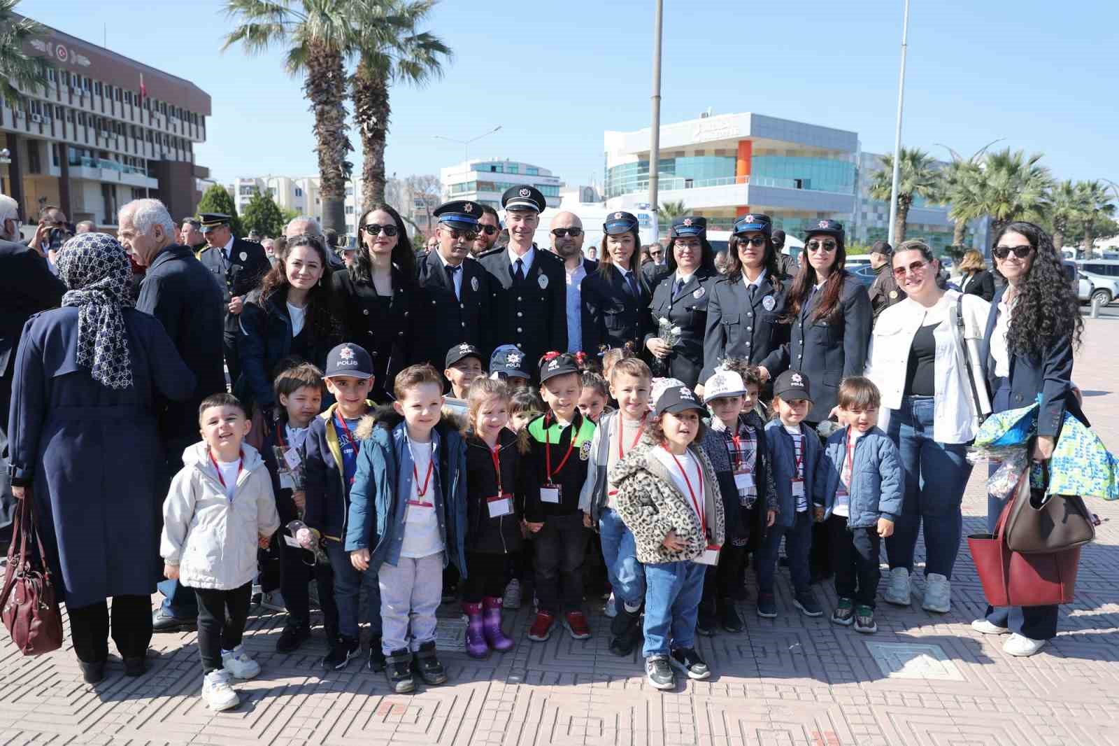 T&uuml;rk Polis Teşkilatı&rsquo;nın 180&rsquo;inci yıl d&ouml;n&uuml;m&uuml; Aliağa&rsquo;da kutlandı
