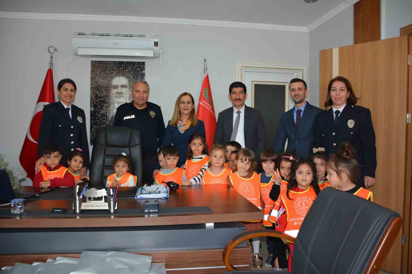 Köyceğiz’de minikler Polis Haftası’nı kutladı