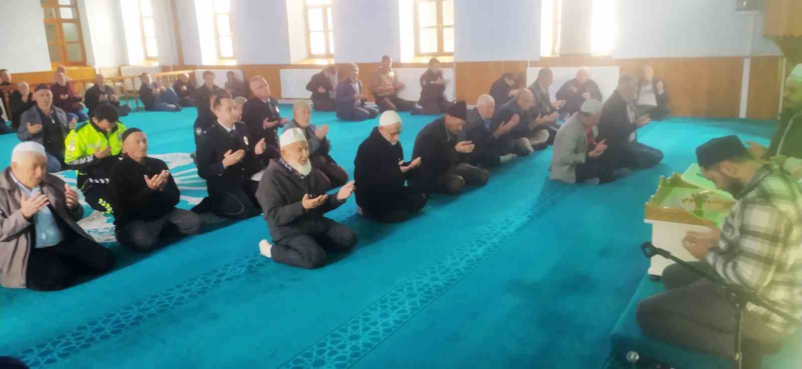 Hisarcık’ta şehit polis ve askerler için mevlit okutuldu