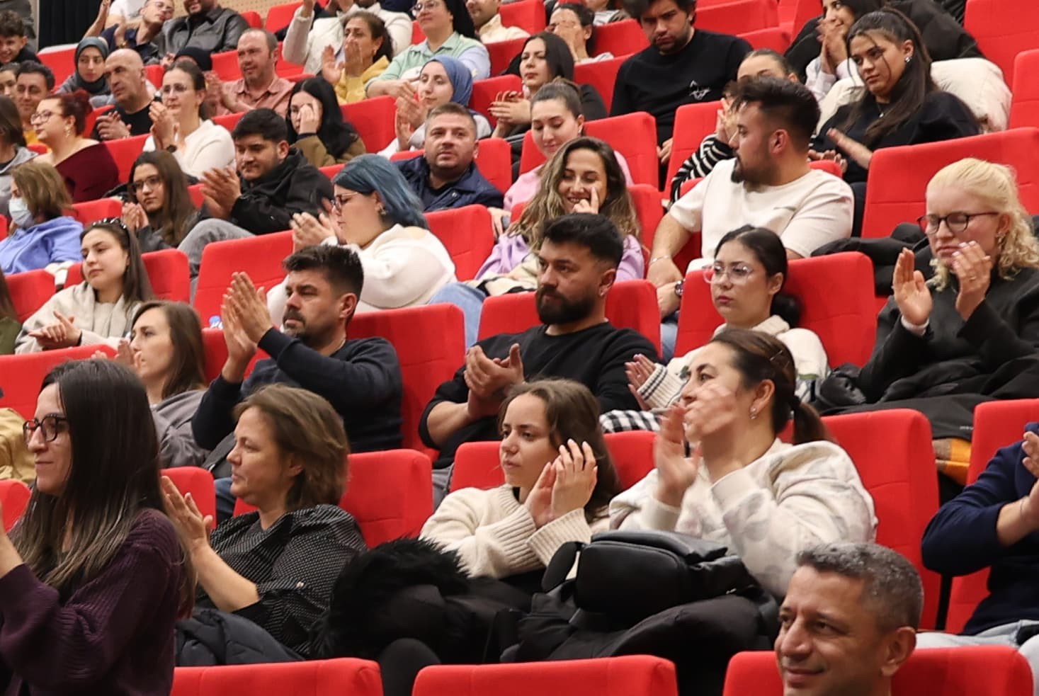 Menteşe Belediye Tiyatrosu Eskişehir’de sahne aldı