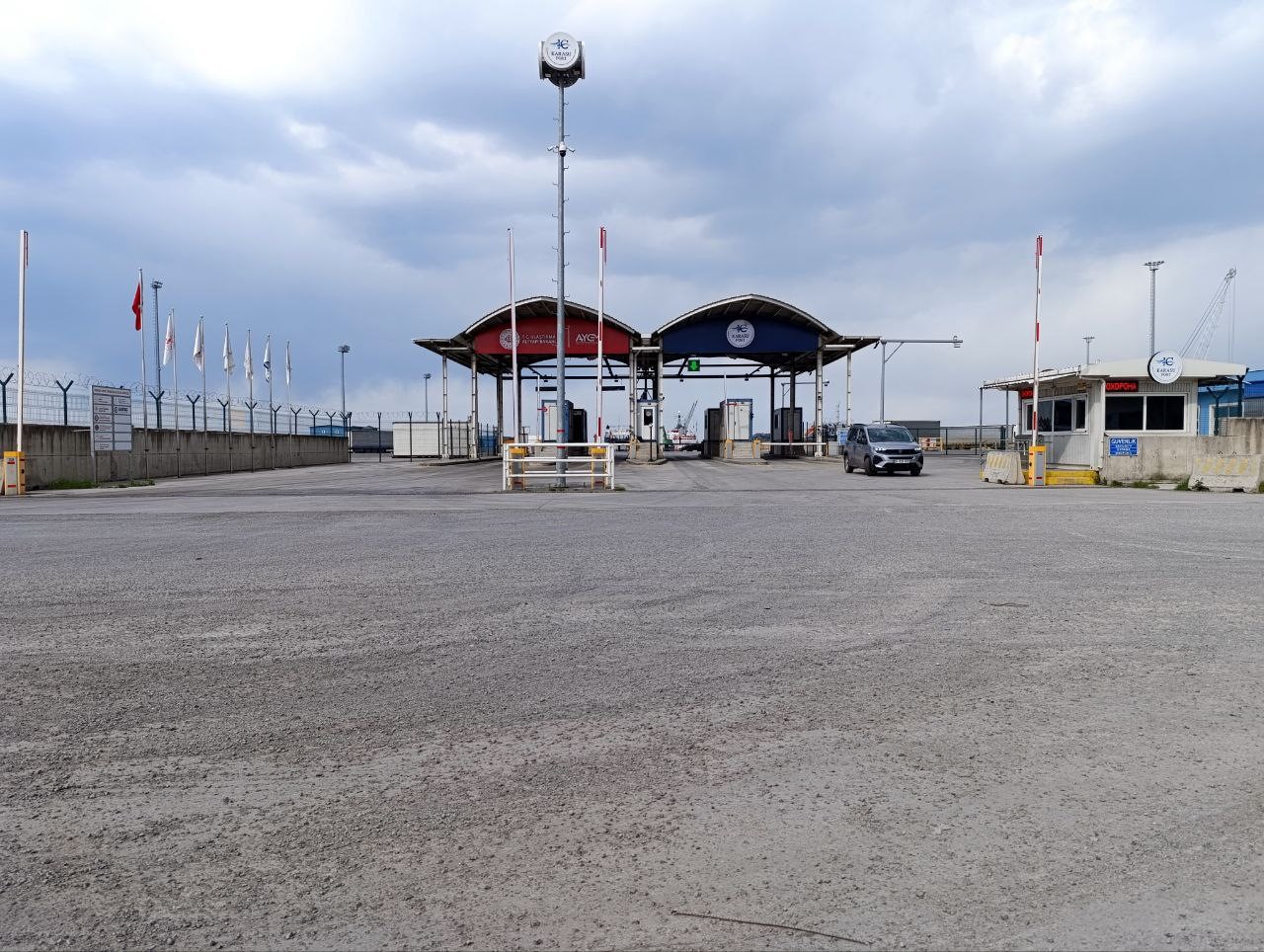 Ro-ro seferlerinin yapıldığı Karasu Limanı’nda cinayet