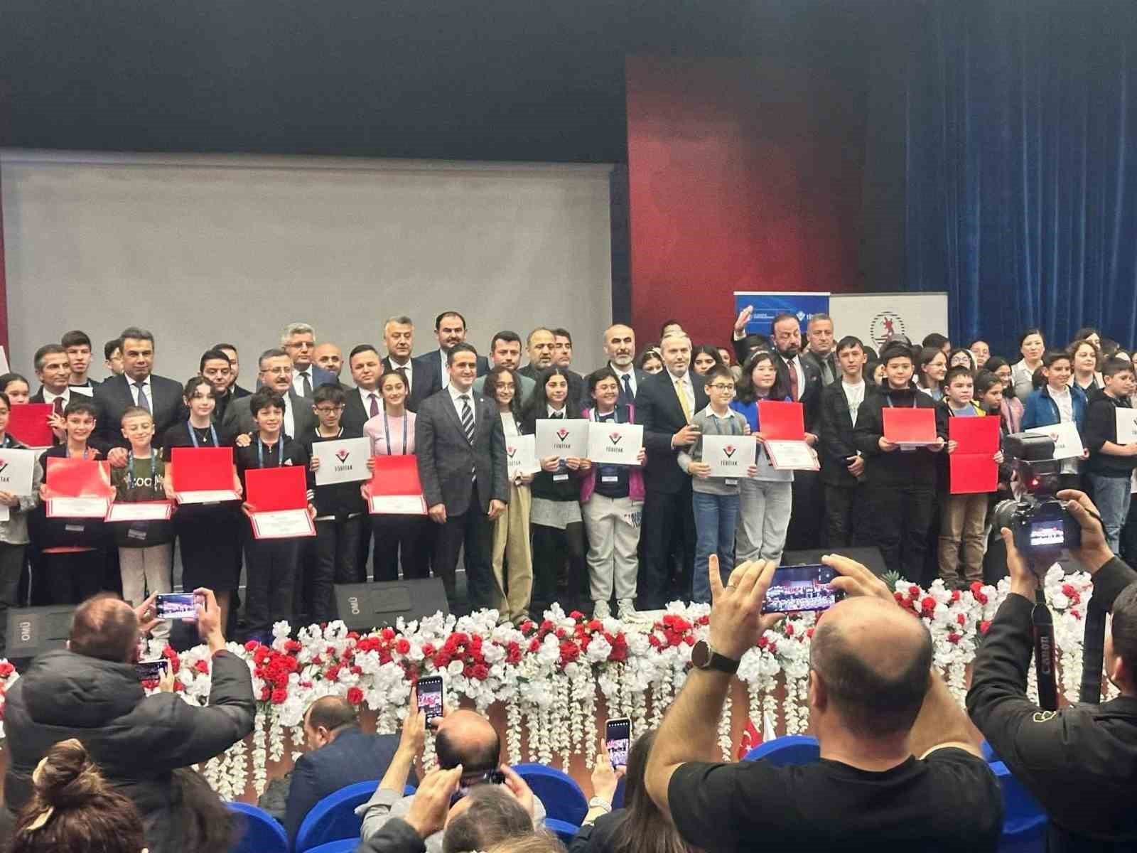 Aybastı BİLSEM&rsquo;in T&Uuml;BİTAK başarısı: T&uuml;rkiye finallerine gitmeye hak kazandılar
