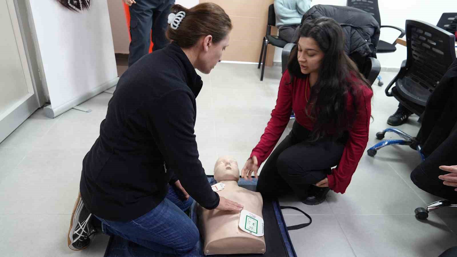 Afet müdahale ekibine ilk yardım eğitimi