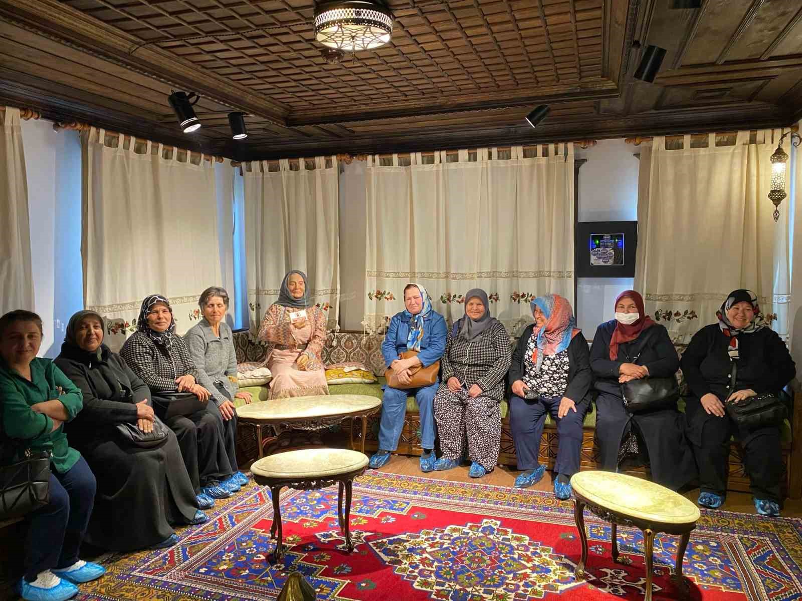 Yunusemreli kadınlara kanser taraması devam ediyor
