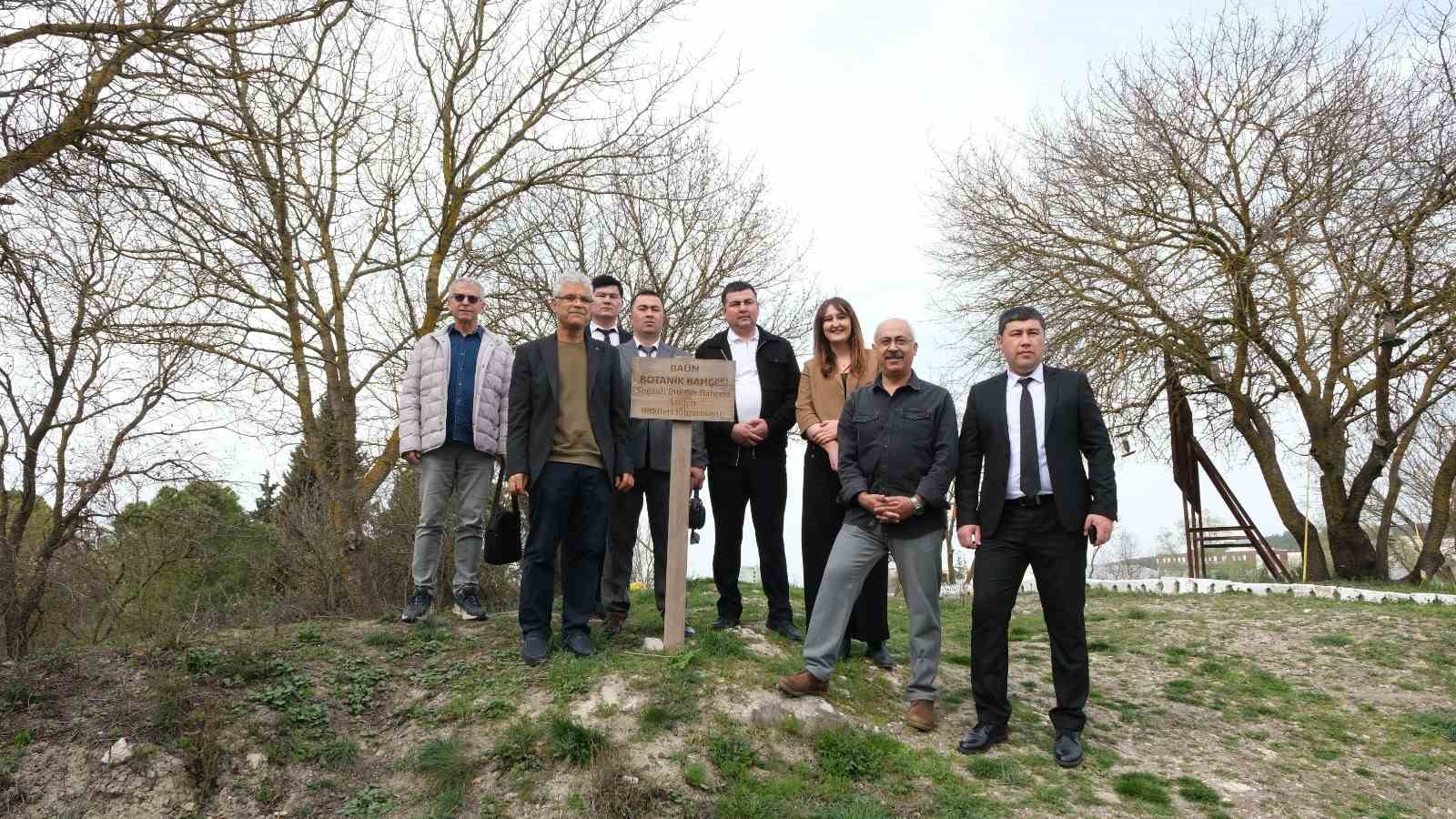 Botanik bah&ccedil;esine uluslararası akademisyenlerden ziyaret
