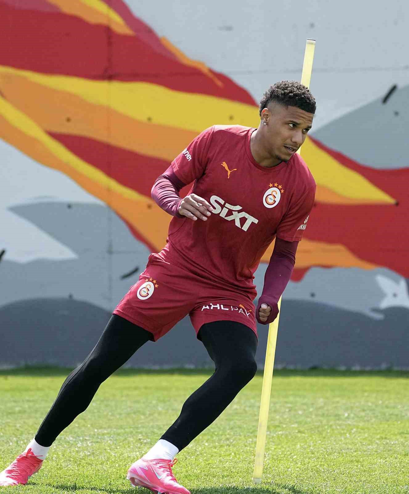 Galatasaray, Samsunspor ma&ccedil;ının hazırlıklarını tamamladı
