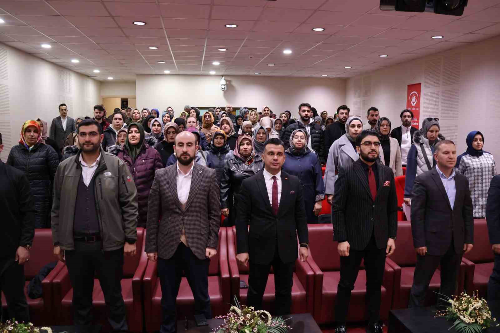 Dijital çağda aile söyleşisi: "Bilinçlen, güçlen, aktar"