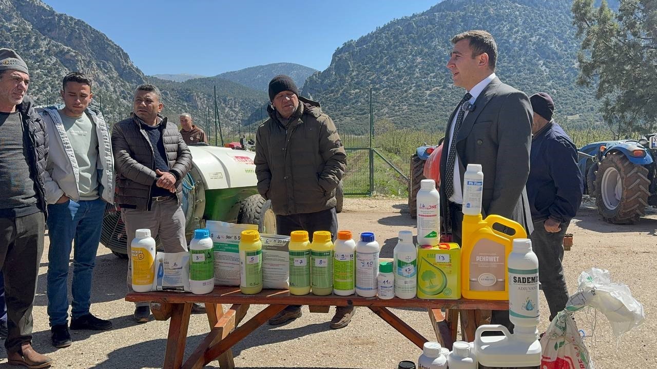 Eğirdir’de çiftçilere bilinçli ilaçlama eğitimi verildi
