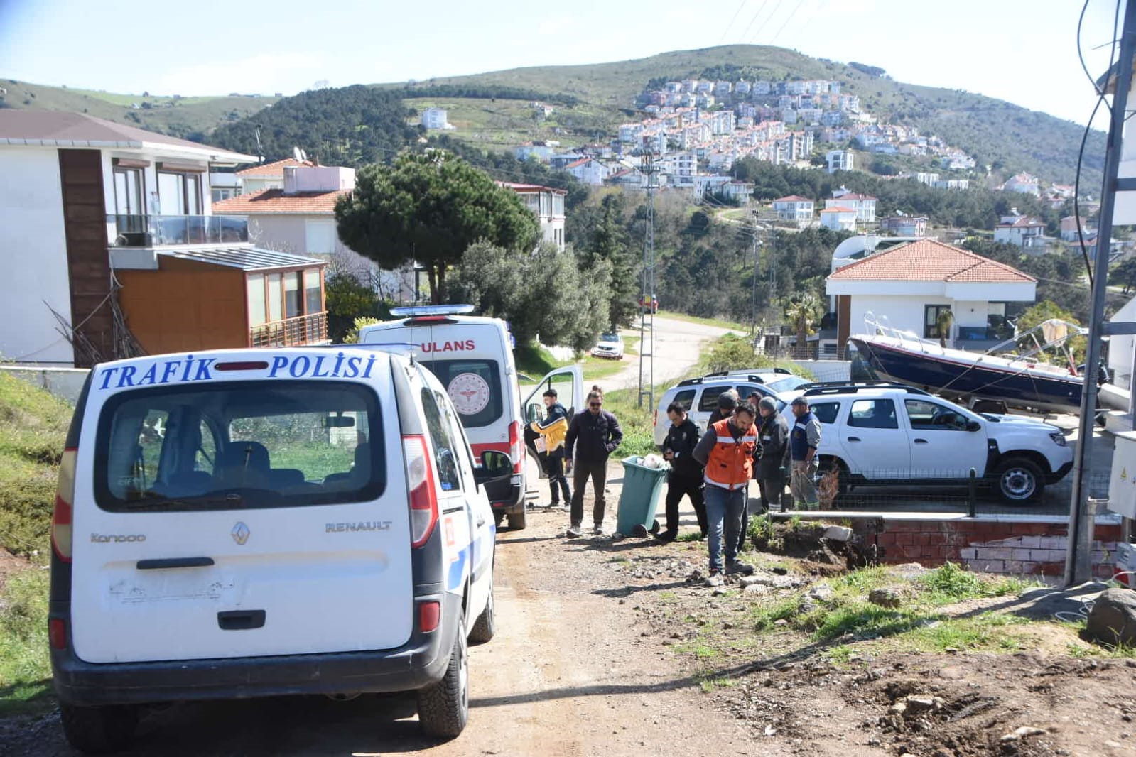 Sinop’ta yüksekten düşen işçi yaralandı