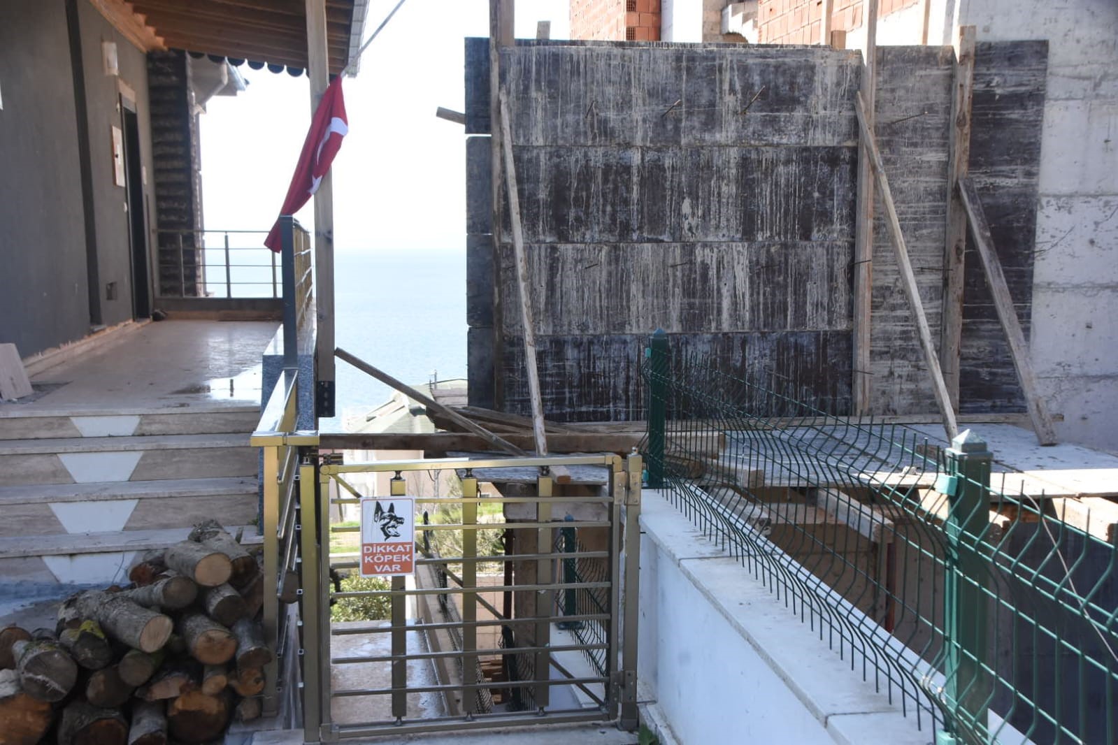 Sinop&rsquo;ta y&uuml;ksekten d&uuml;şen iş&ccedil;i yaralandı
