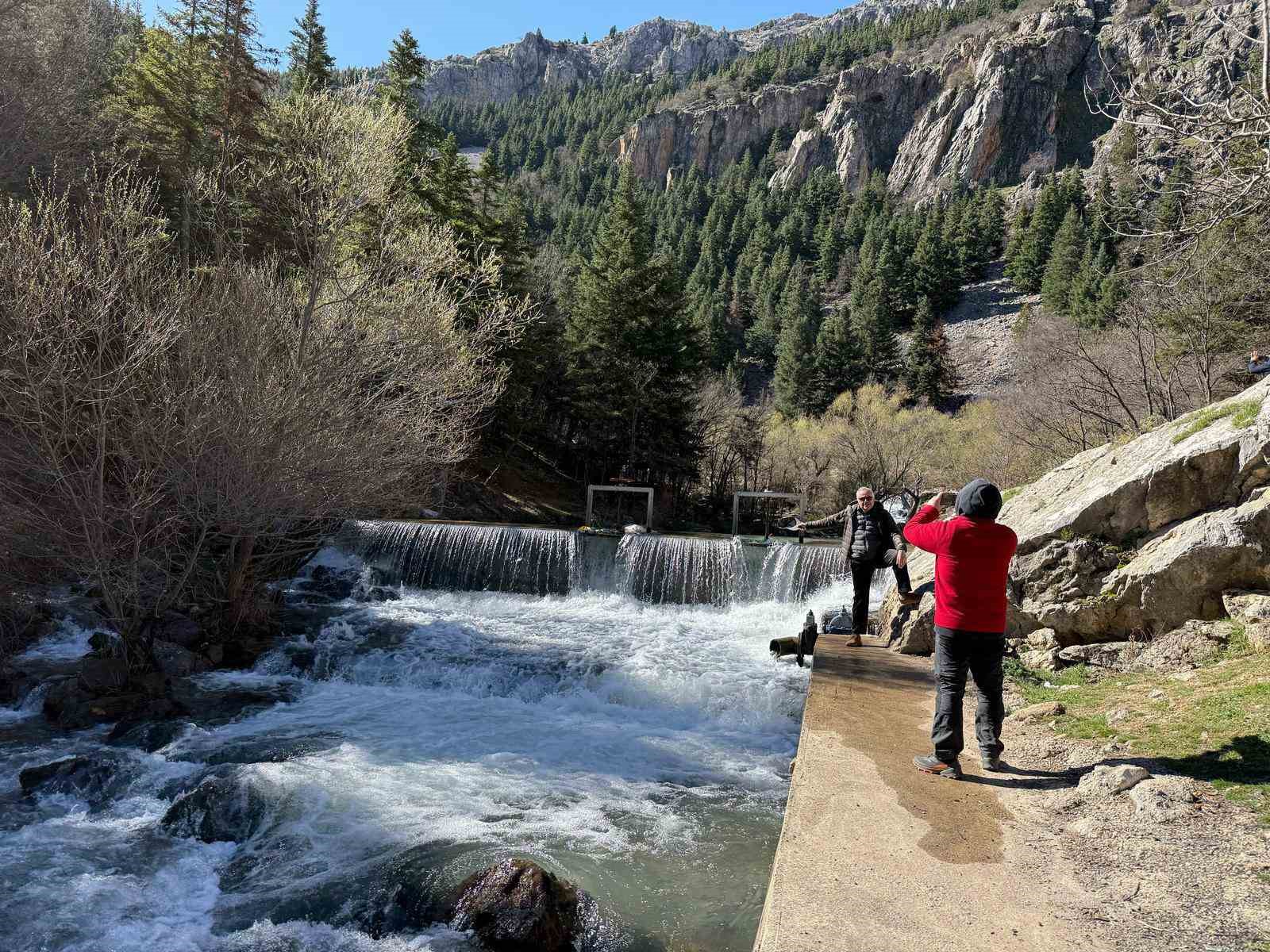 Tarihi Isauria Yolunu yürüyerek gezdiler