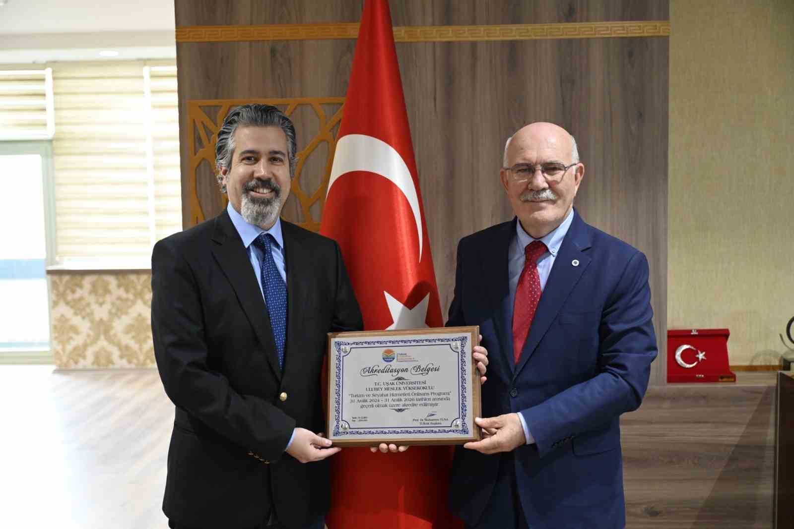 Ulubey MYO Turizm ve Seyahat Hizmetleri Programı akreditasyon belgesini aldı