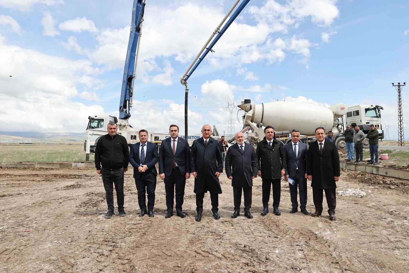 Muş’ta 40 dönüm arazi üzerine hayvan barınağı yapılıyor