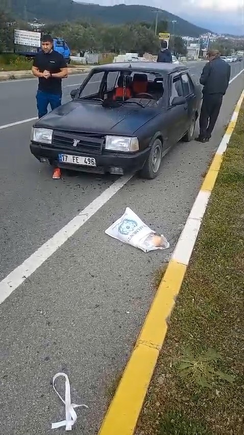 Balıkesir’de otomobilin çarptığı 92 yaşındaki kadın ağır yaralandı