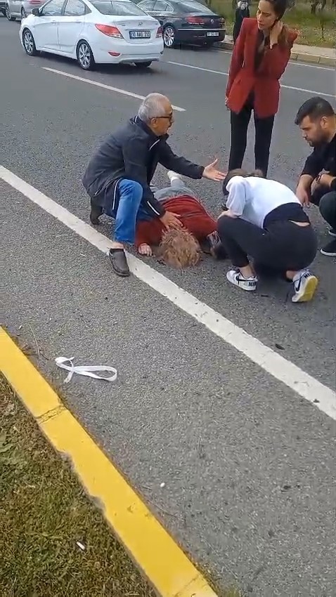 Balıkesir’de otomobilin çarptığı 92 yaşındaki kadın ağır yaralandı