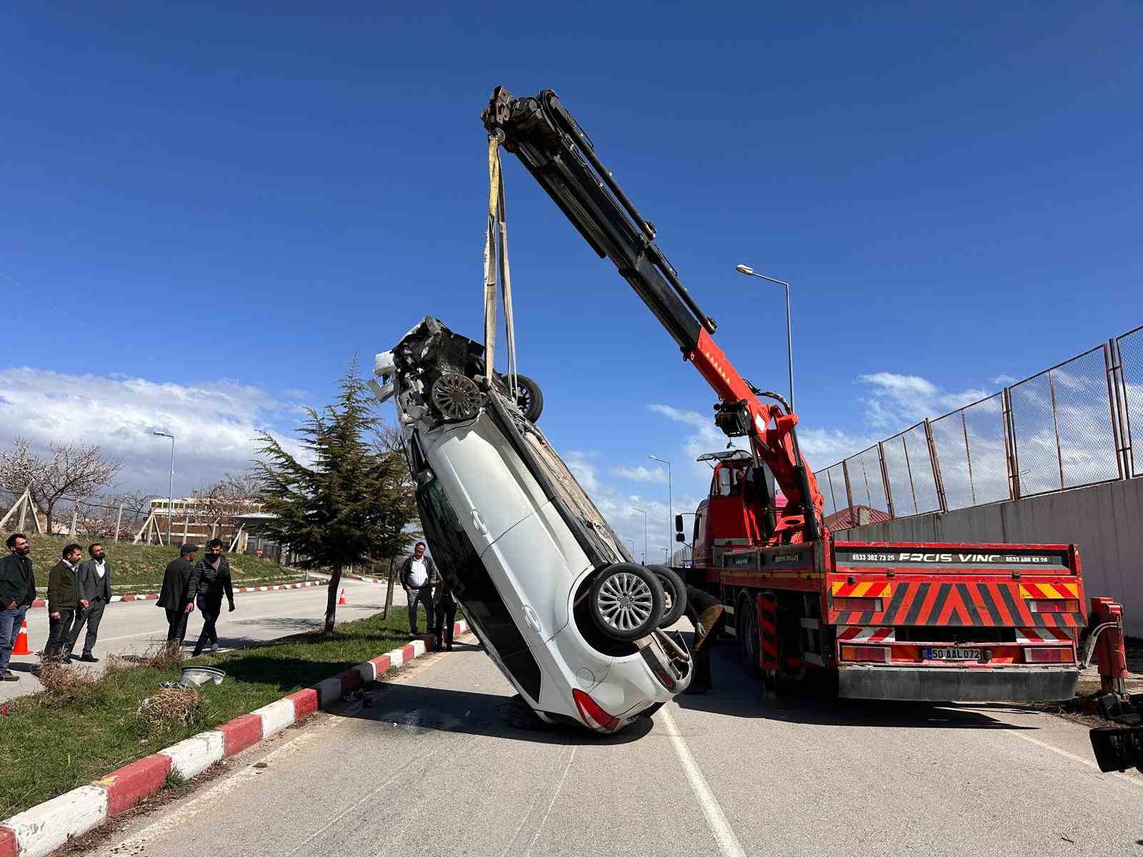 Erciş’te otomobille hafif ticari araç çarpıştı: 5 yaralı