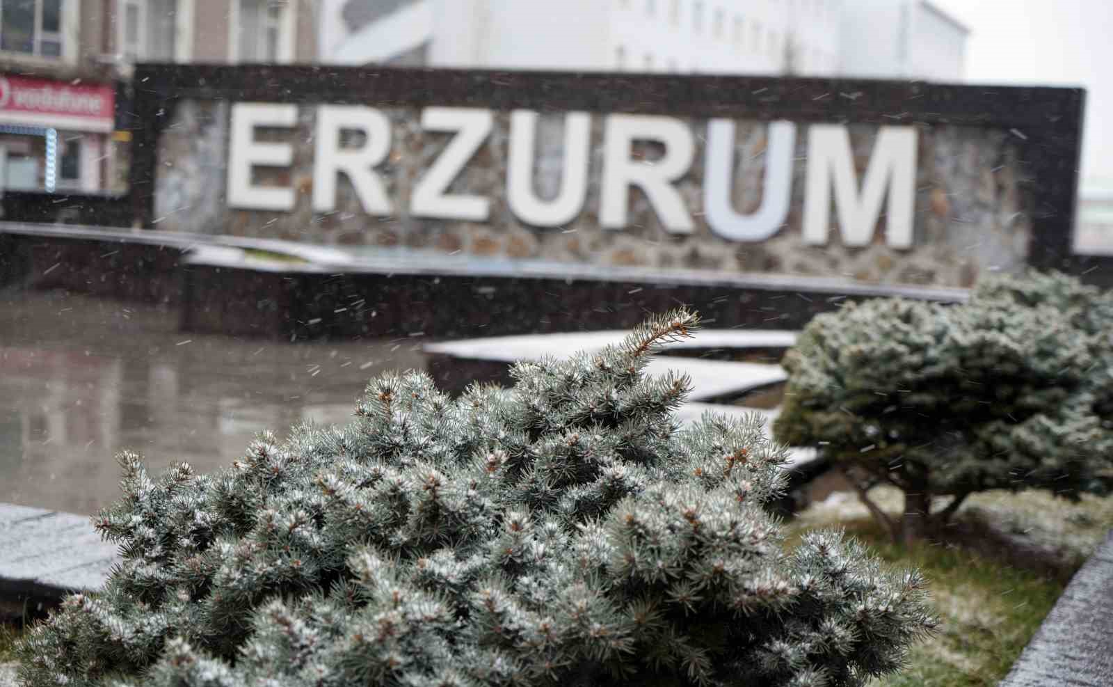 Erzurum’a baharla gelen kar