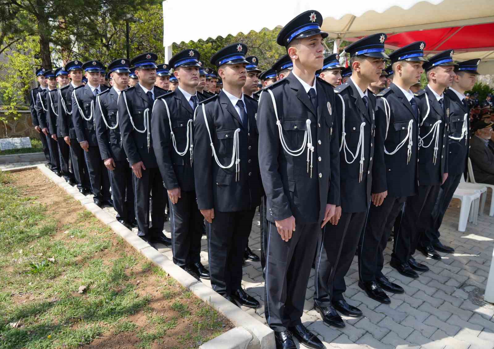 PMYO öğrencileri, şehit annesine oğlunu hatırlattı: "Oğlumu görmüş gibi oldum, kokusunu aldım"