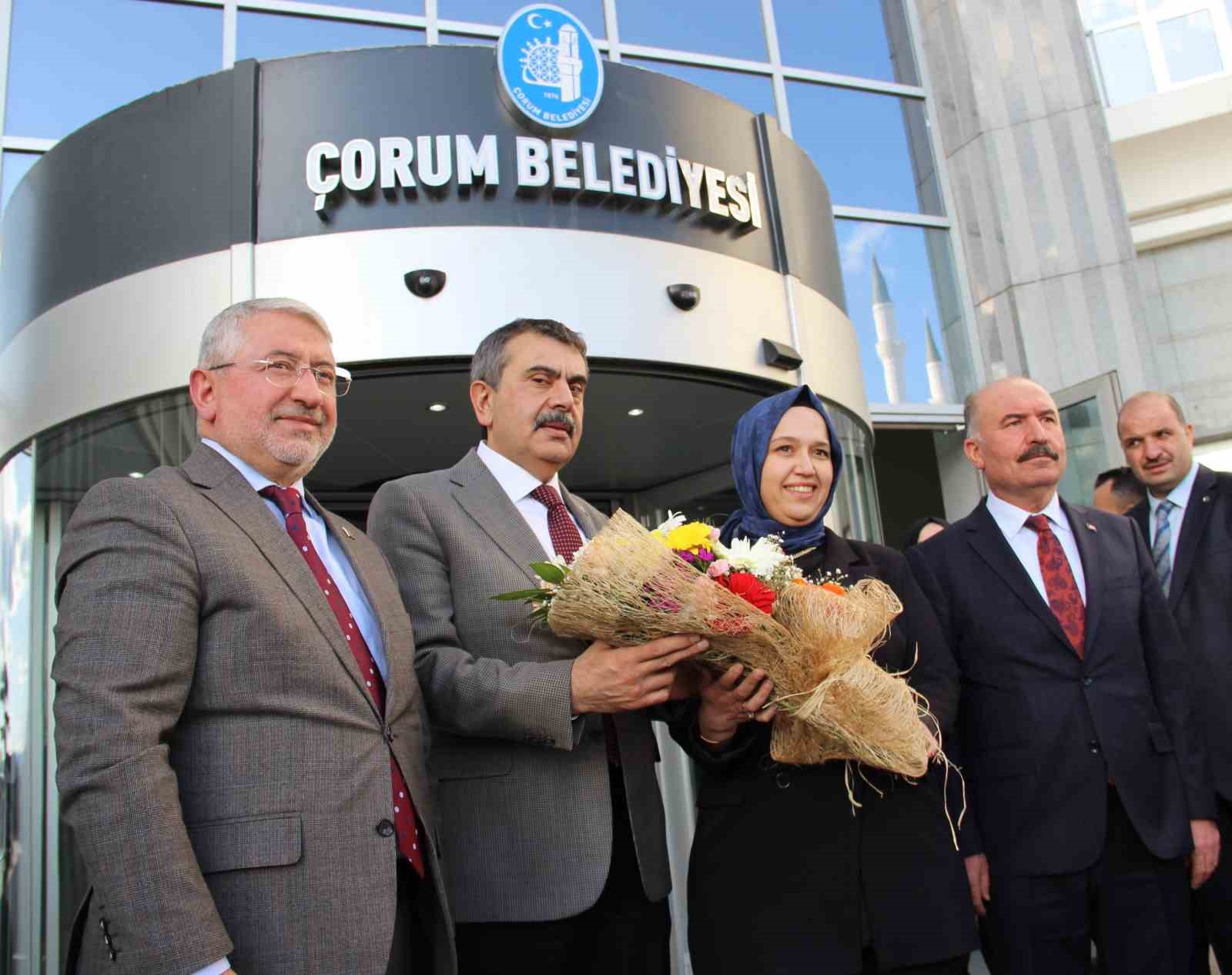 Başkan Aşgın taleplerini Bakan Tekin’e iletti