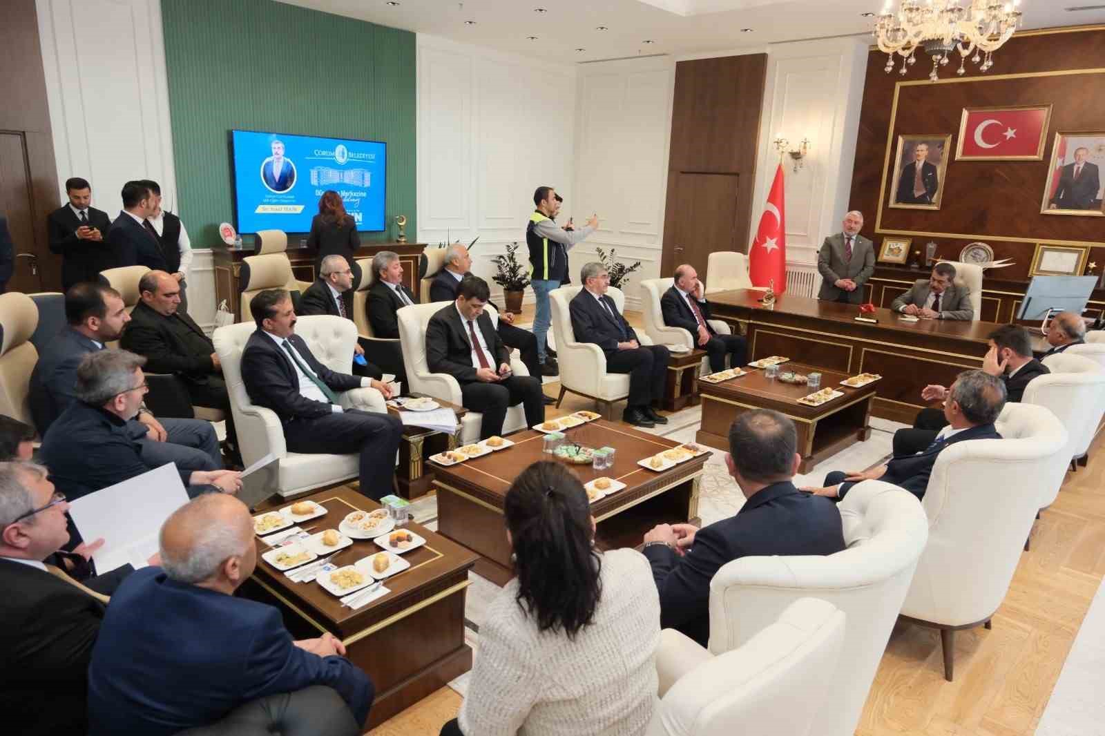 Başkan Aşgın taleplerini Bakan Tekin&rsquo;e iletti
