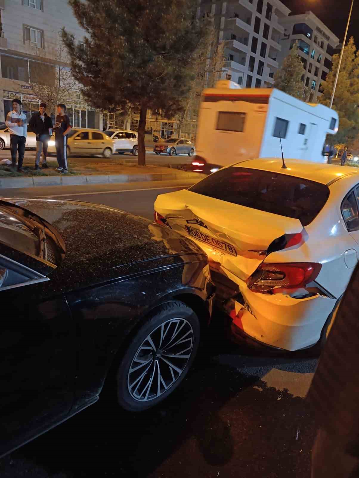 Mardin’de trafik kazası: AK Parti Midyat İlçe Başkanı Yarış ile 6 kişi yaralandı