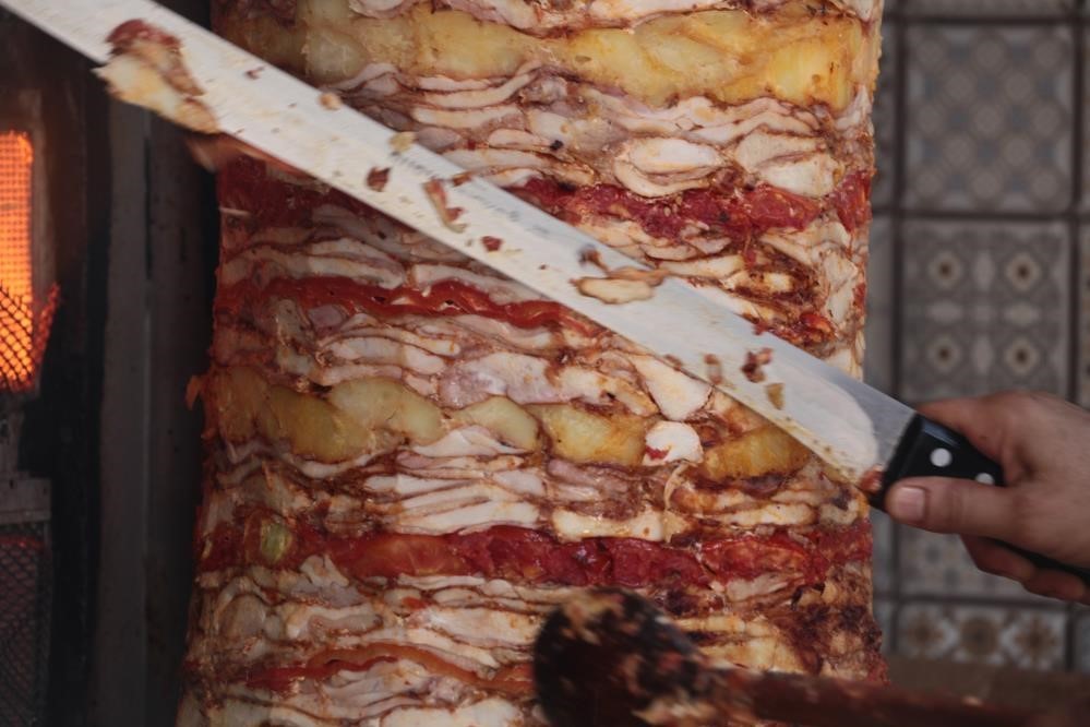 "Tavuk döner kaynaklı zehirlenmeler, kitlesel sağlık krizlerine yol açabilir"
