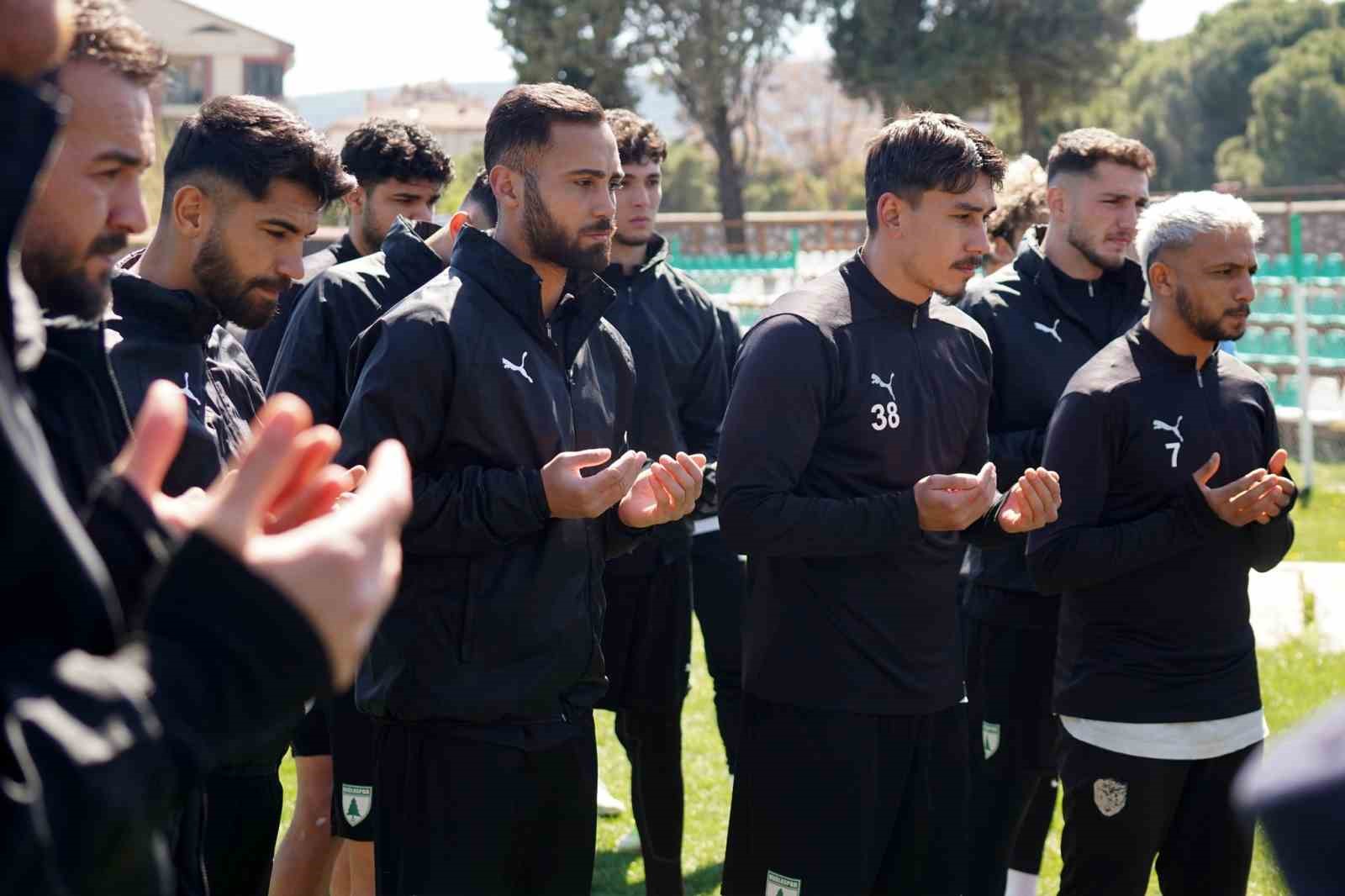 Muğlaspor, dua eşliğinde antrenmana çıktı
