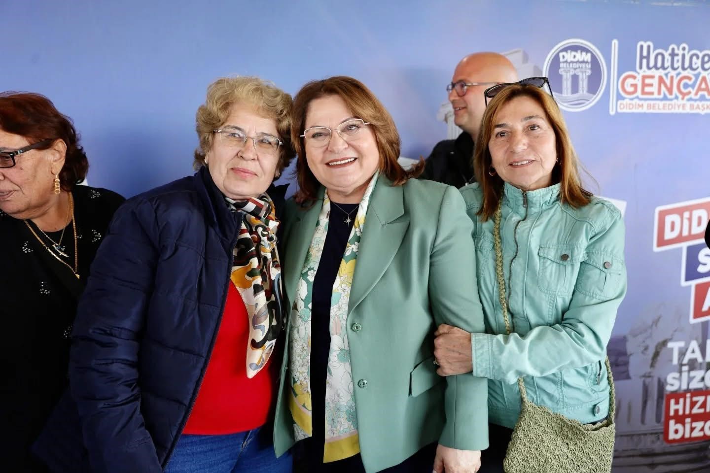 Başkan Gen&ccedil;ay, Mersindere&rsquo;de vatandaşlarla buluştu
