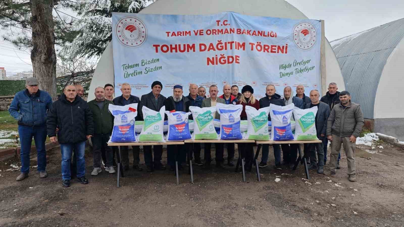 Niğde&rsquo;de &uuml;reticilere y&uuml;zde 75 hibeli nohut ve fasulye tohumu dağıtıldı
