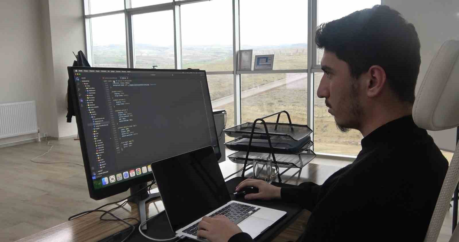 Genç girişimciler Teknokent’te hem öğreniyor hem üretiyor