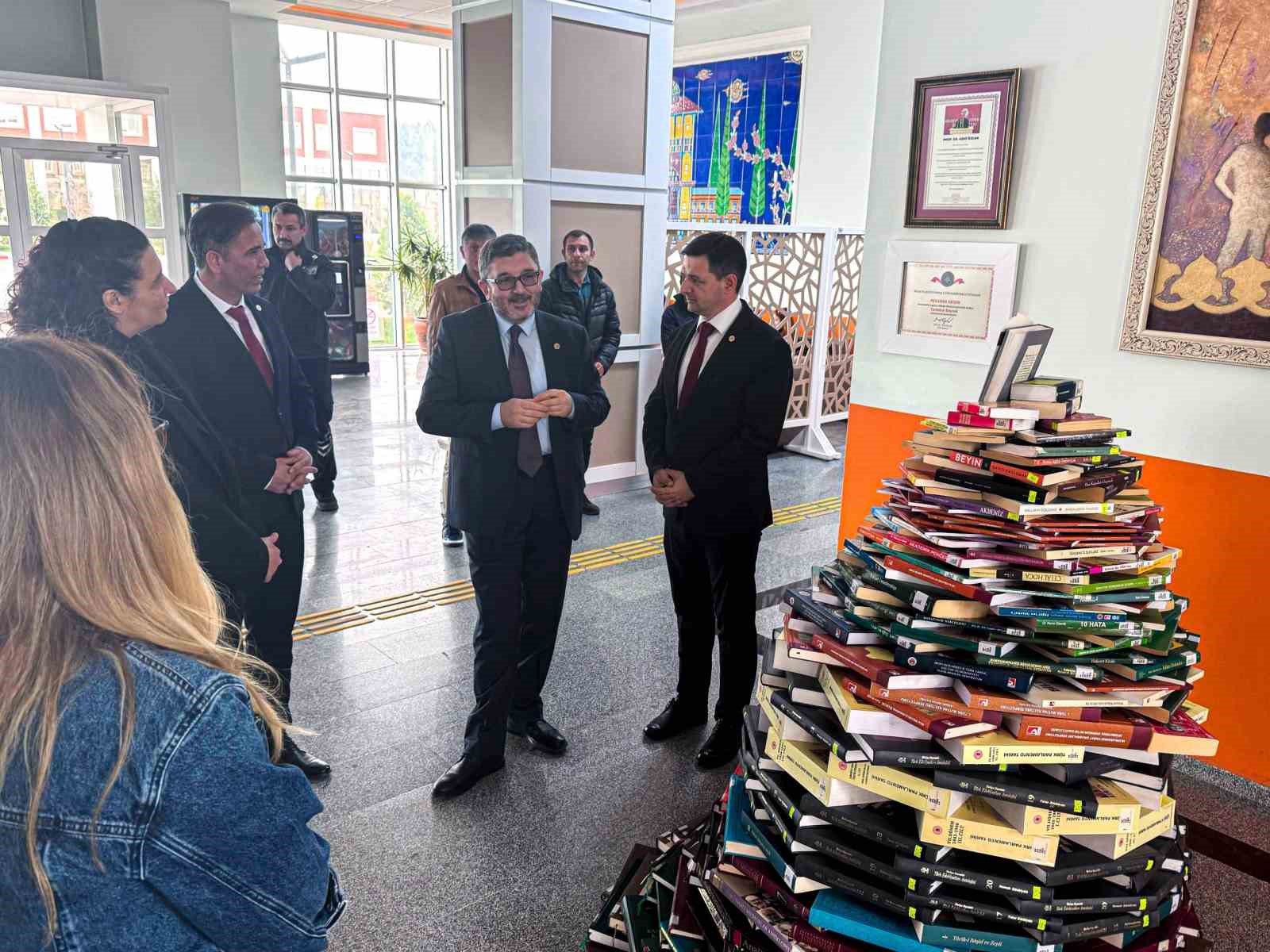 BŞEÜ Rektörü Kaplancıklı, öğrencilerle kütüphane buluştu