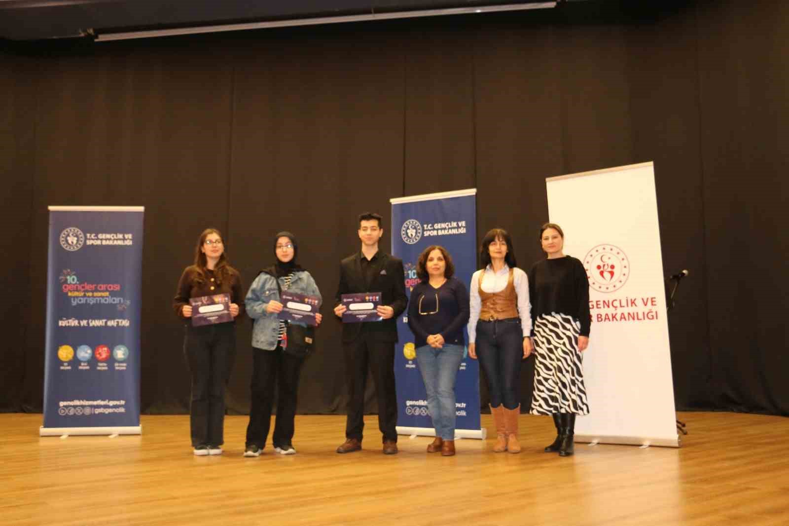 Sosyal Bilimler öğrencisi Tuana, Aydın’ı temsil edecek