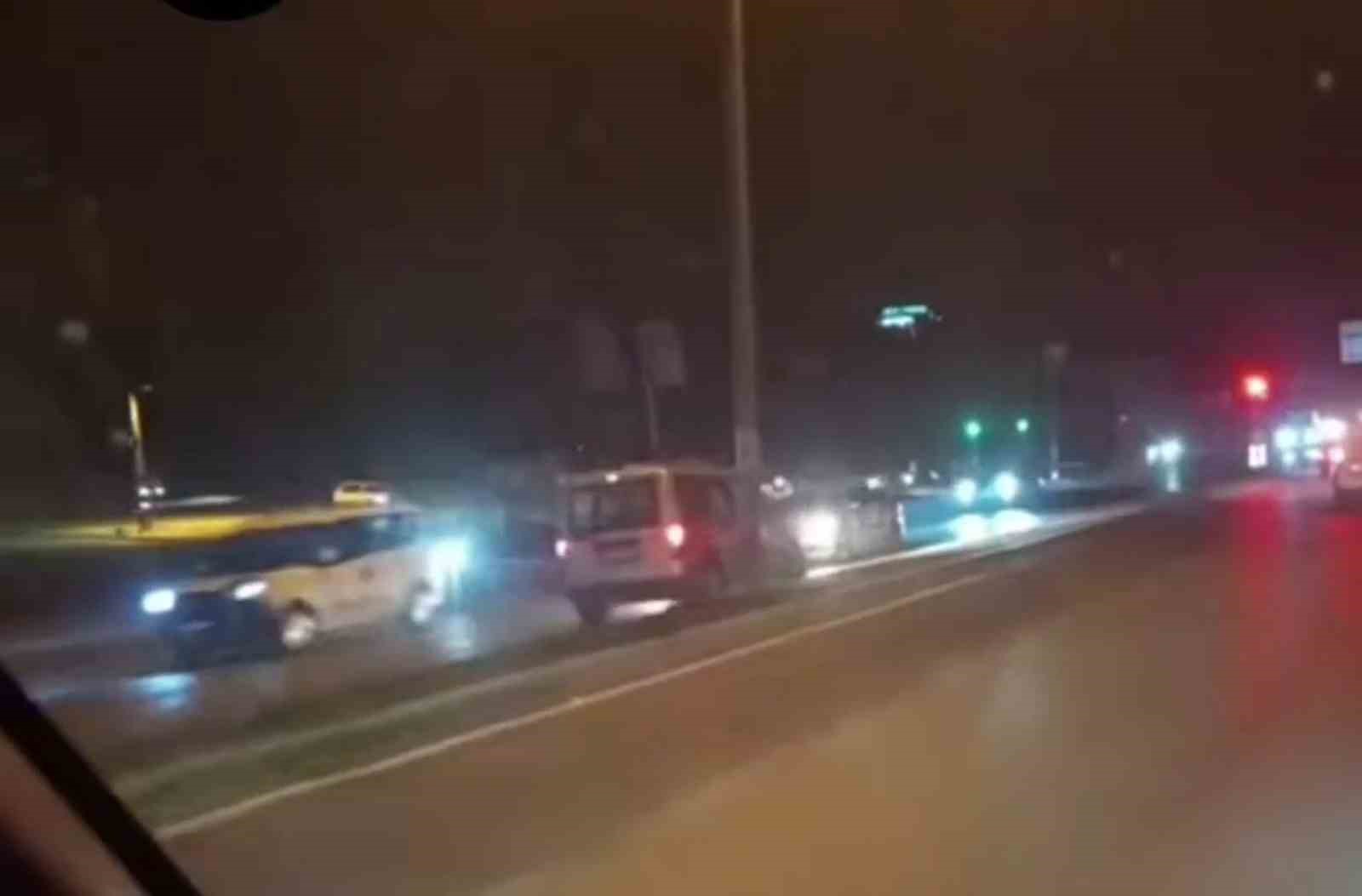 Gaziantep’te ters yönde sol şeritte ilerleyen araç trafiği tehlikeye soktu