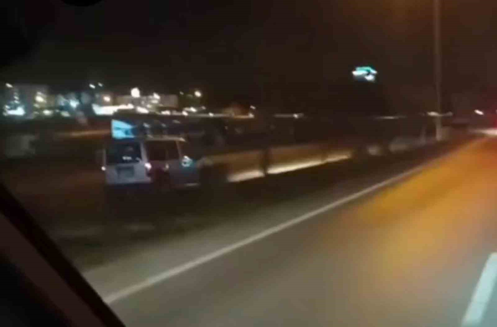 Gaziantep’te ters yönde sol şeritte ilerleyen araç trafiği tehlikeye soktu