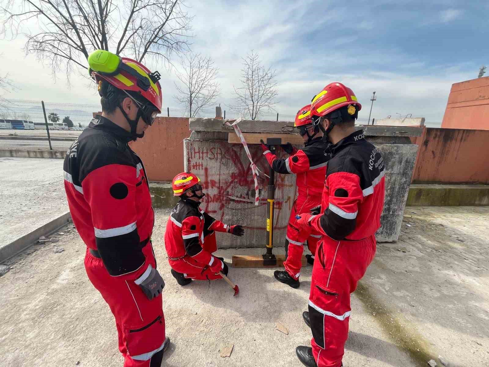 Büyükşehir İtfaiyesi zor günler için akredite olacak