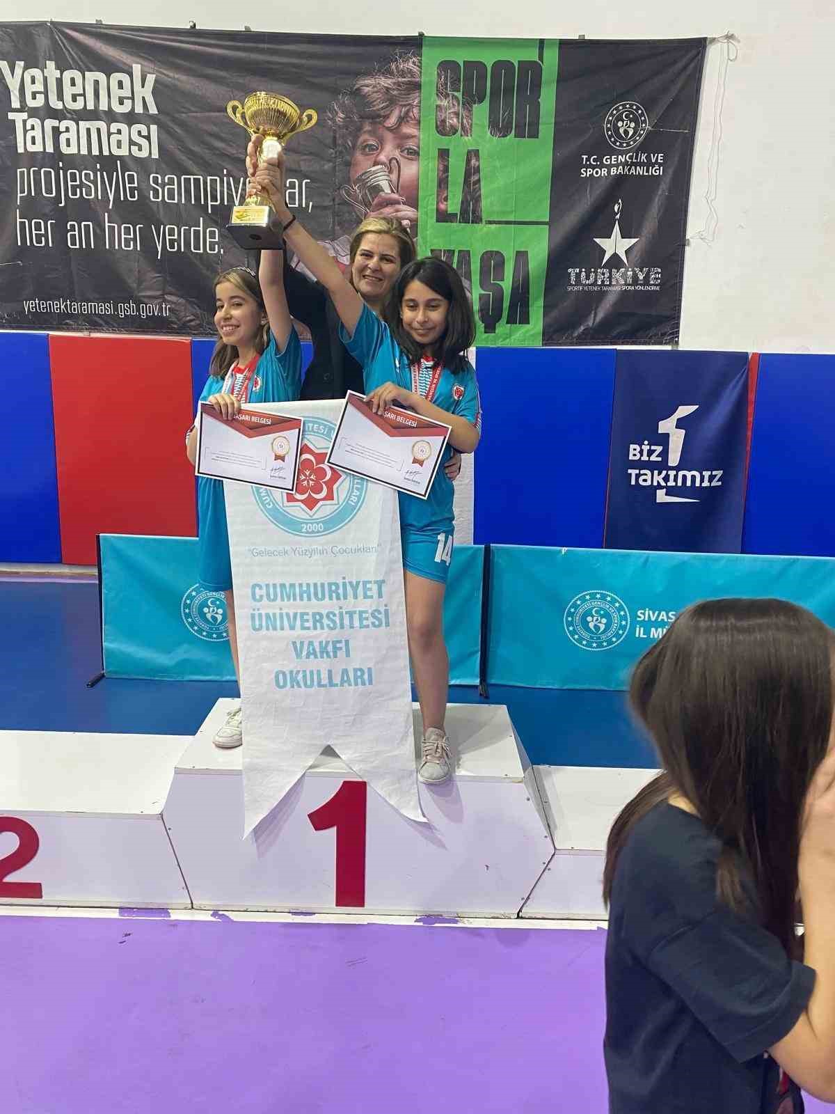 CÜ Vakfı Okulları öğrencilerinden sportif başarı