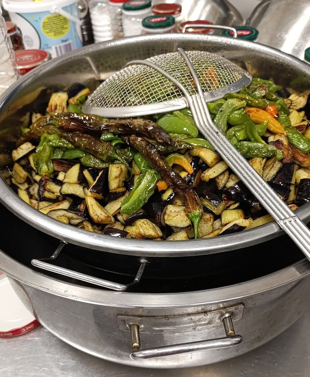 Çameli Belediyesinden ihtiyaç sahiplerine 365 gün sıcak yemek desteği