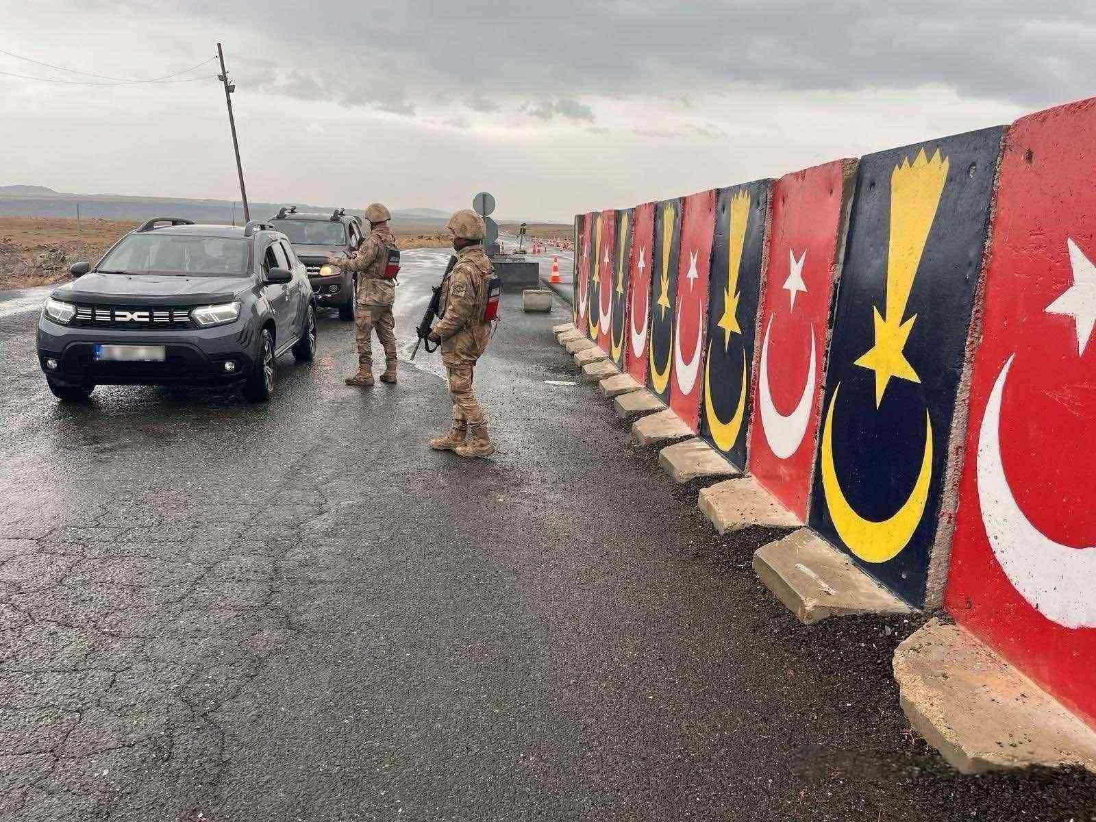 Kars’ta kaçak ve sahte alkol uygulaması yapıldı