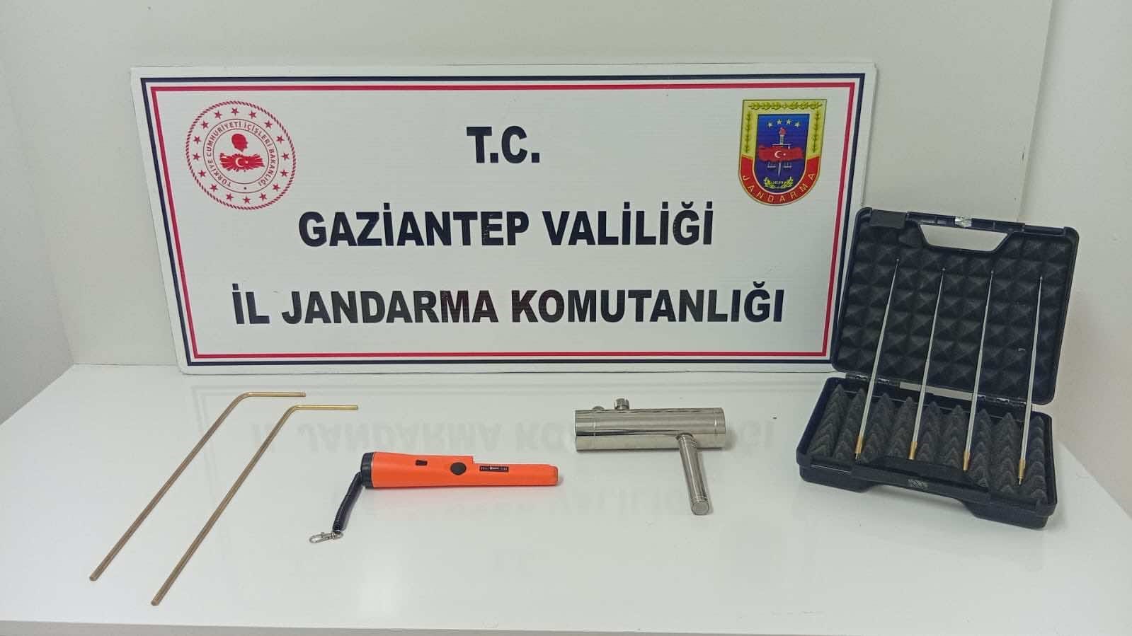 Gaziantep’te kaçak kazı yapan 4 şahıs suçüstü yakalandı