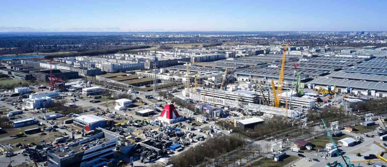 Başkan Çolakbayrakdar: "Dünya devlerinin buluştuğu fuarda, hemşehrilerimiz için en iyisini hedefliyoruz"