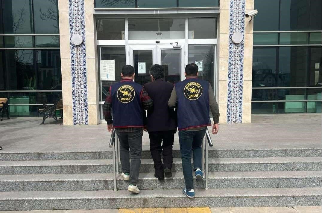 Kütahya’da aranan şahıslar JASAT’tan kaçamadı