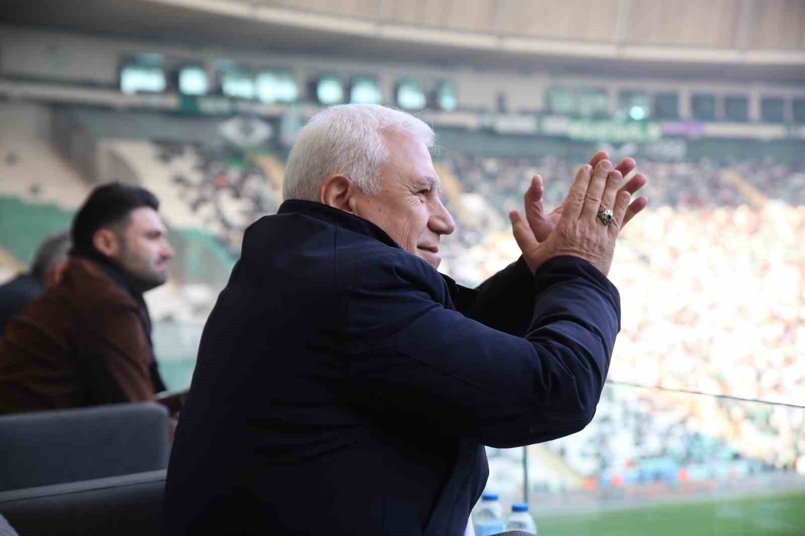 Bursaspor taraftarından 40 otobüs 10 minibüs ile Balıkesir çıkarması
