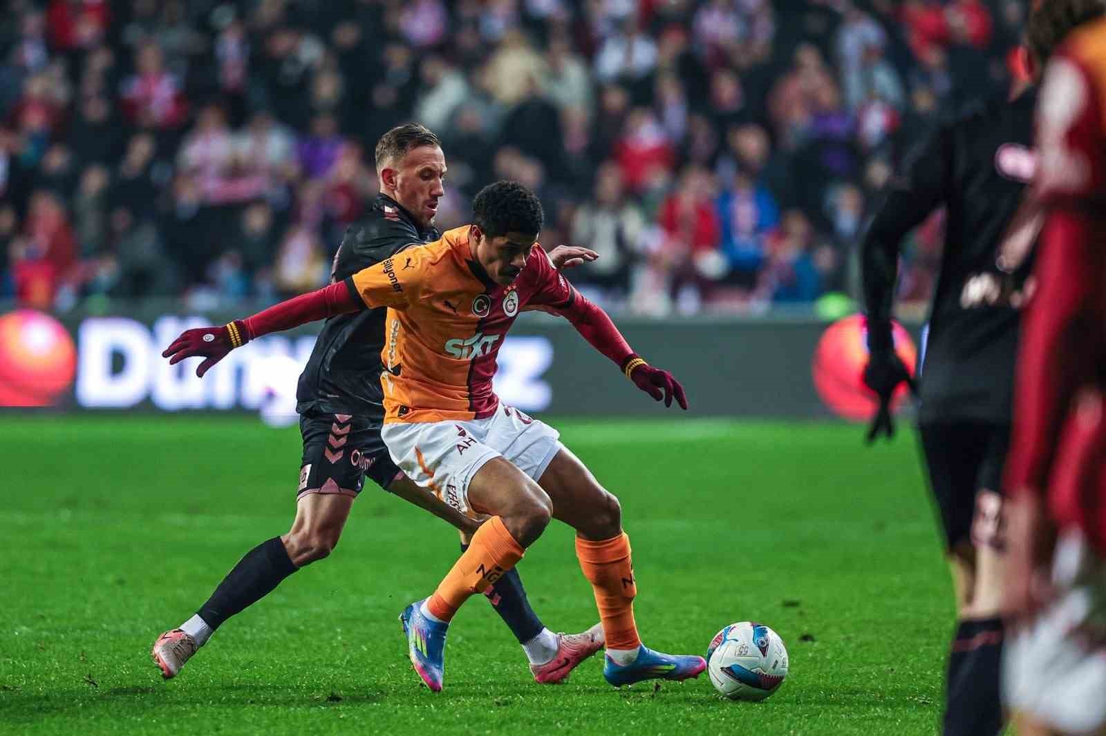 Trendyol Süper Lig: Samsunspor: 0 - Galatasaray: 1 (Maç devam ediyor)
