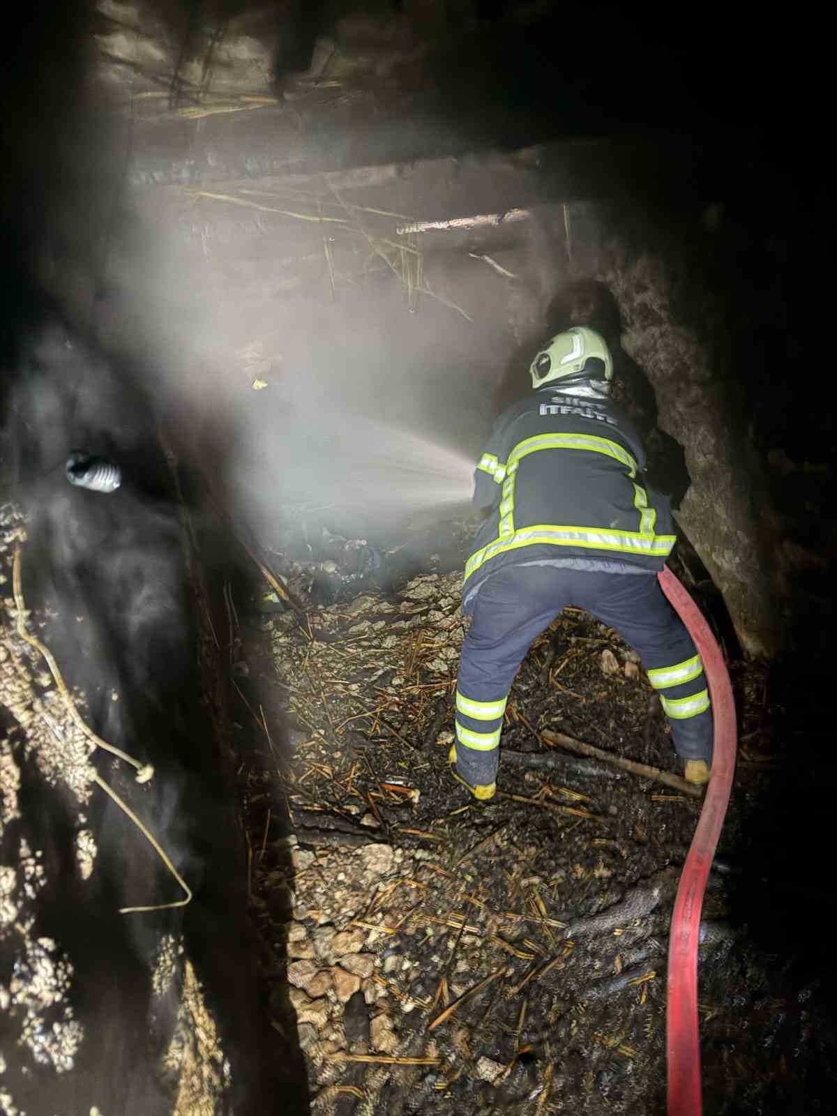Siirt&rsquo;te ahır yangını
